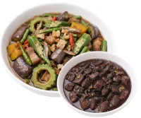 PAKBET – DINUGUAN, PLAIN RICE