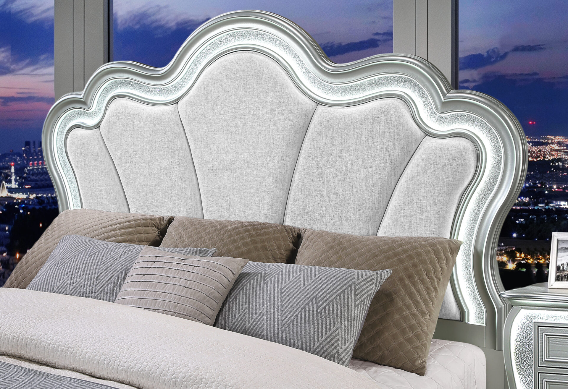 ARIA SILVER CHEST WITH LED – Image 3
