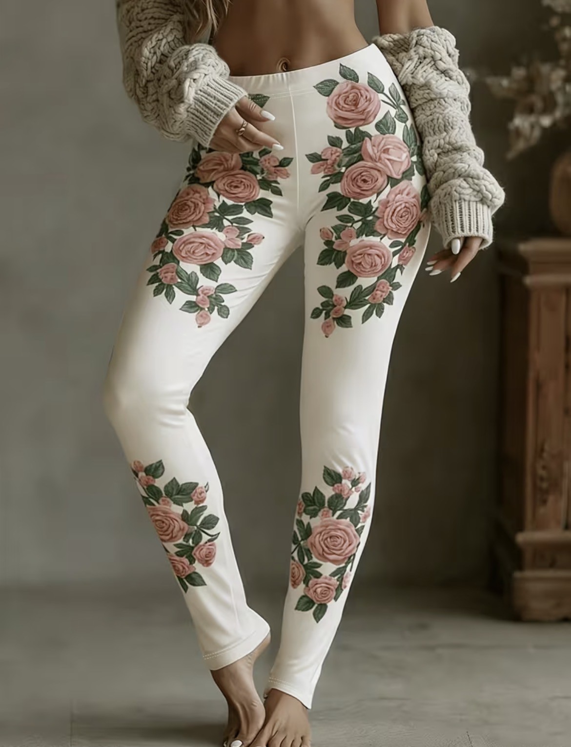 Retro Rose Patterned Pattern Leggings for Ladies  – Image 1