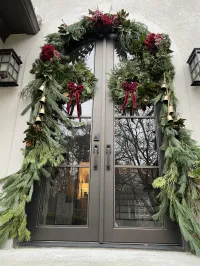 Classic Ralph Lauren Christmas Garland – Image 1
