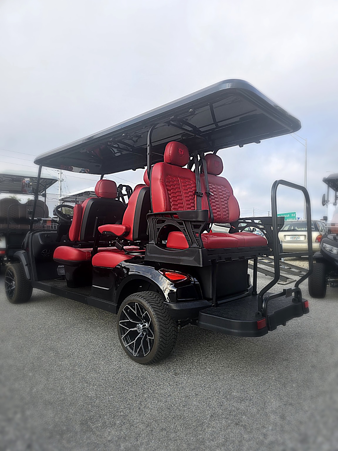 2026 Kodiak MX 4+2 Jet Black 6-Passenger #1939 – Image 2