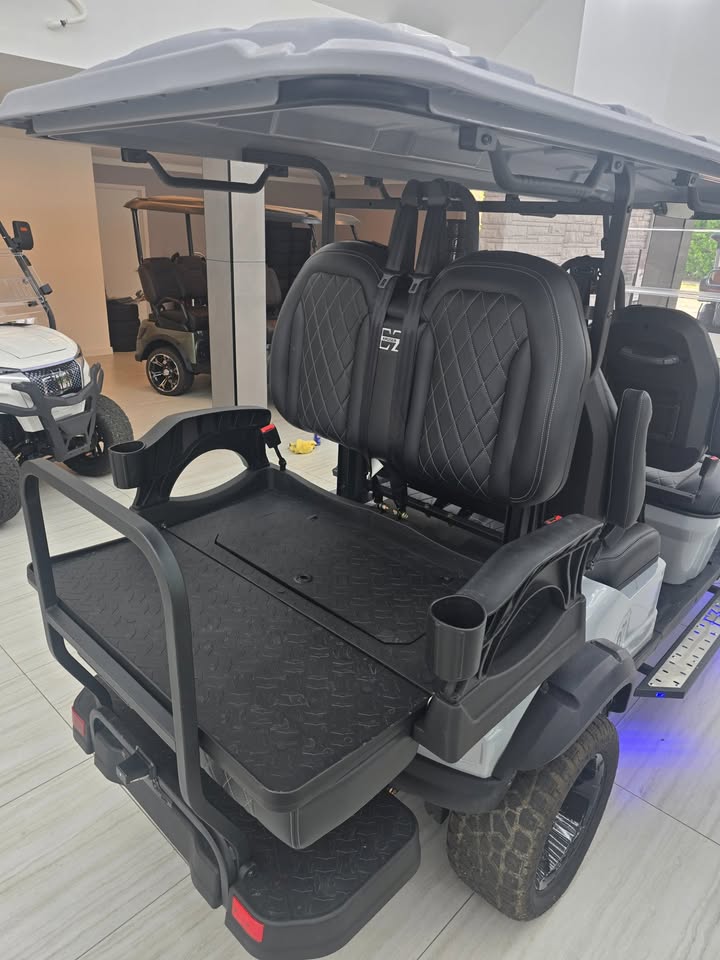 2026 EZ-Kruiser Gray Raptor B-6 Passenger #8223 – Image 8
