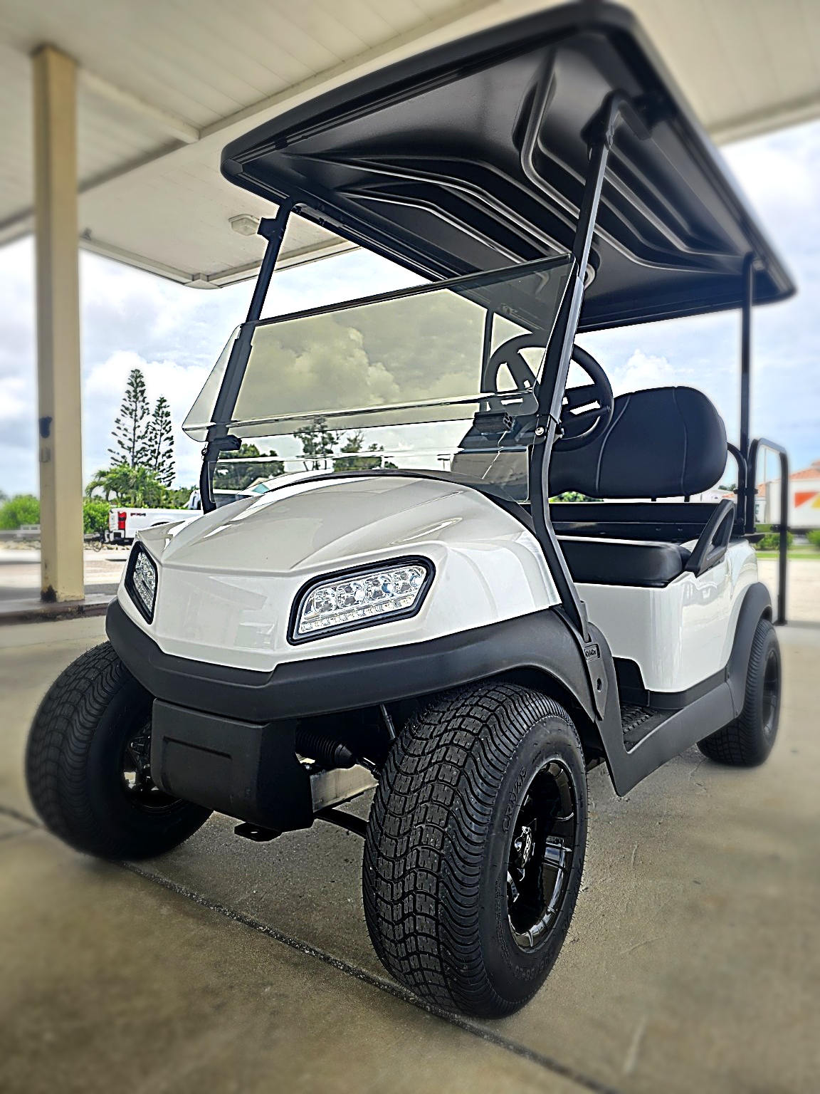 Club Car Tempo / Lithium Golf Cart /  Lux Professionally Refurbished  – Image 2
