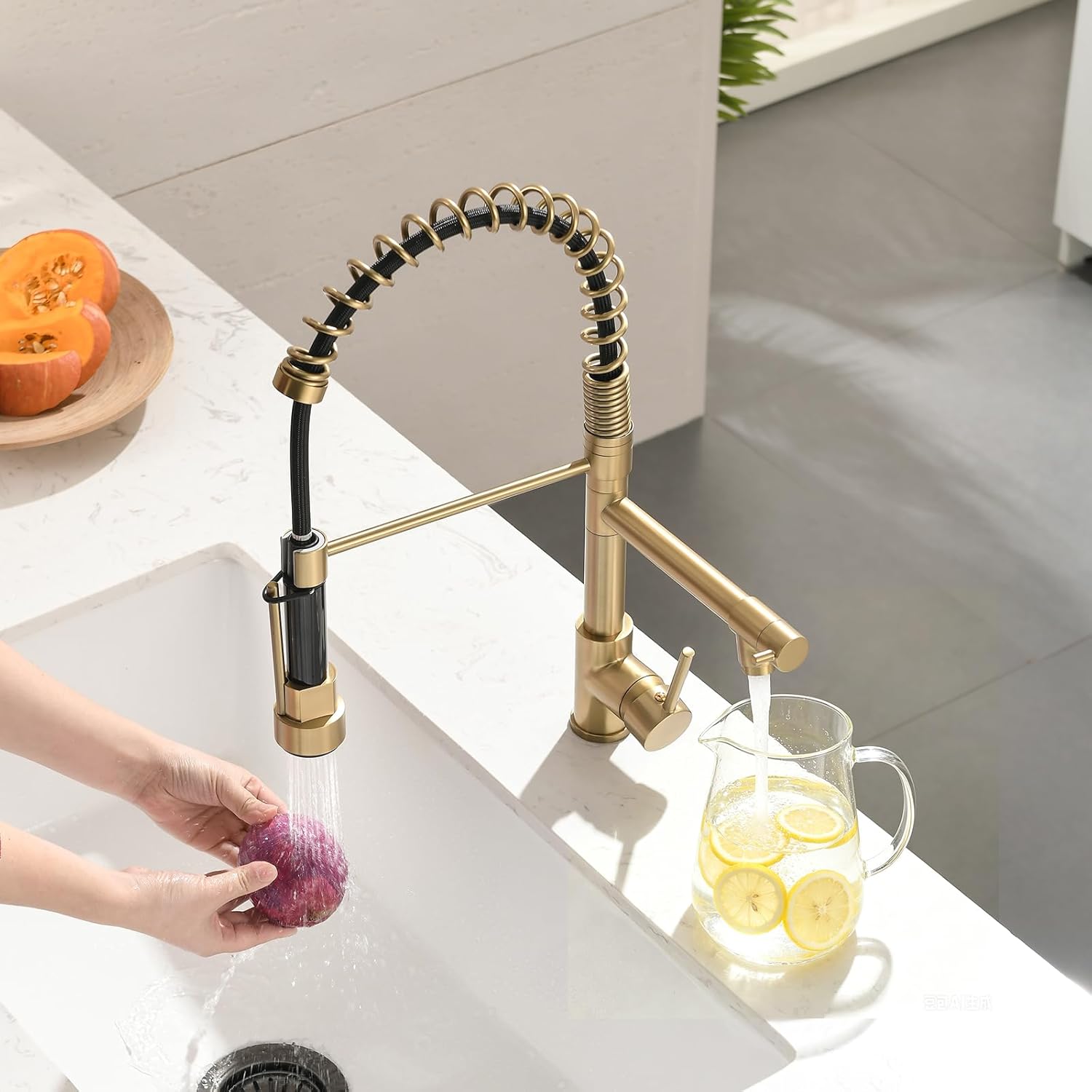 Brushed Gold Pull-Down Kitchen Faucet – Single Handle, High-Pressure Double Nozzle, 360° Spring Spout with Sprayer Lock – Image 6