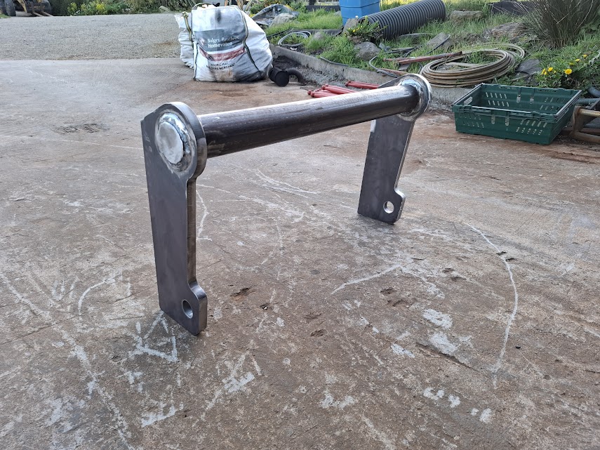 Manitou Loader Brackets – Image 1