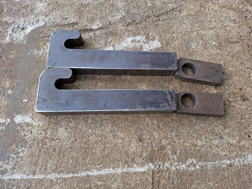 Avant Loader Brackets – Image 2