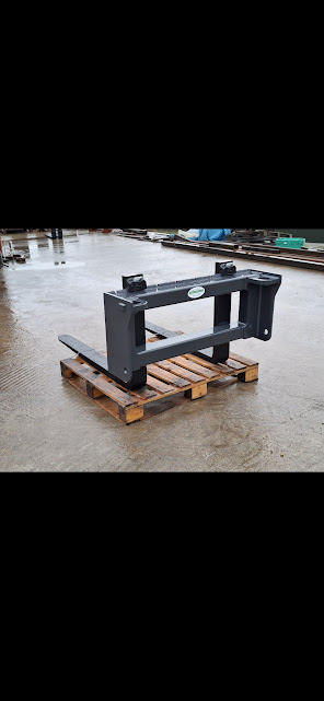 4.5 Ton Pin and Cone Pallet Forks – Image 1