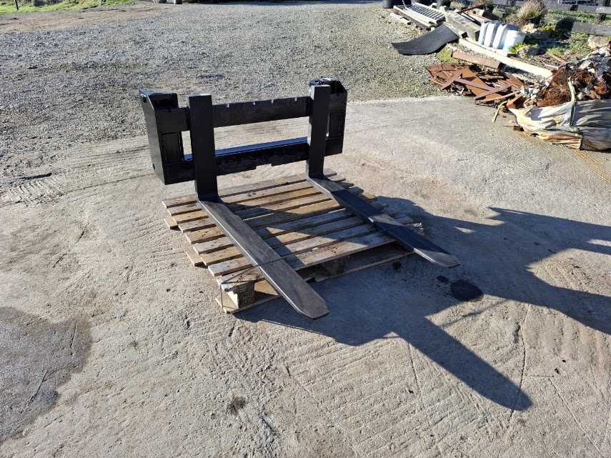 Pin & Cone Pallet Forks – 2.5 Tonne – Image 2