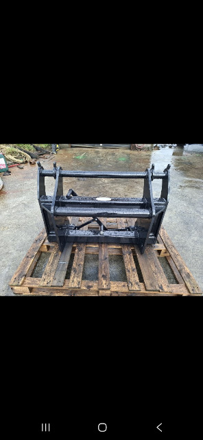 Manitou to Volvo/JCB Industrial Adapter – Image 3