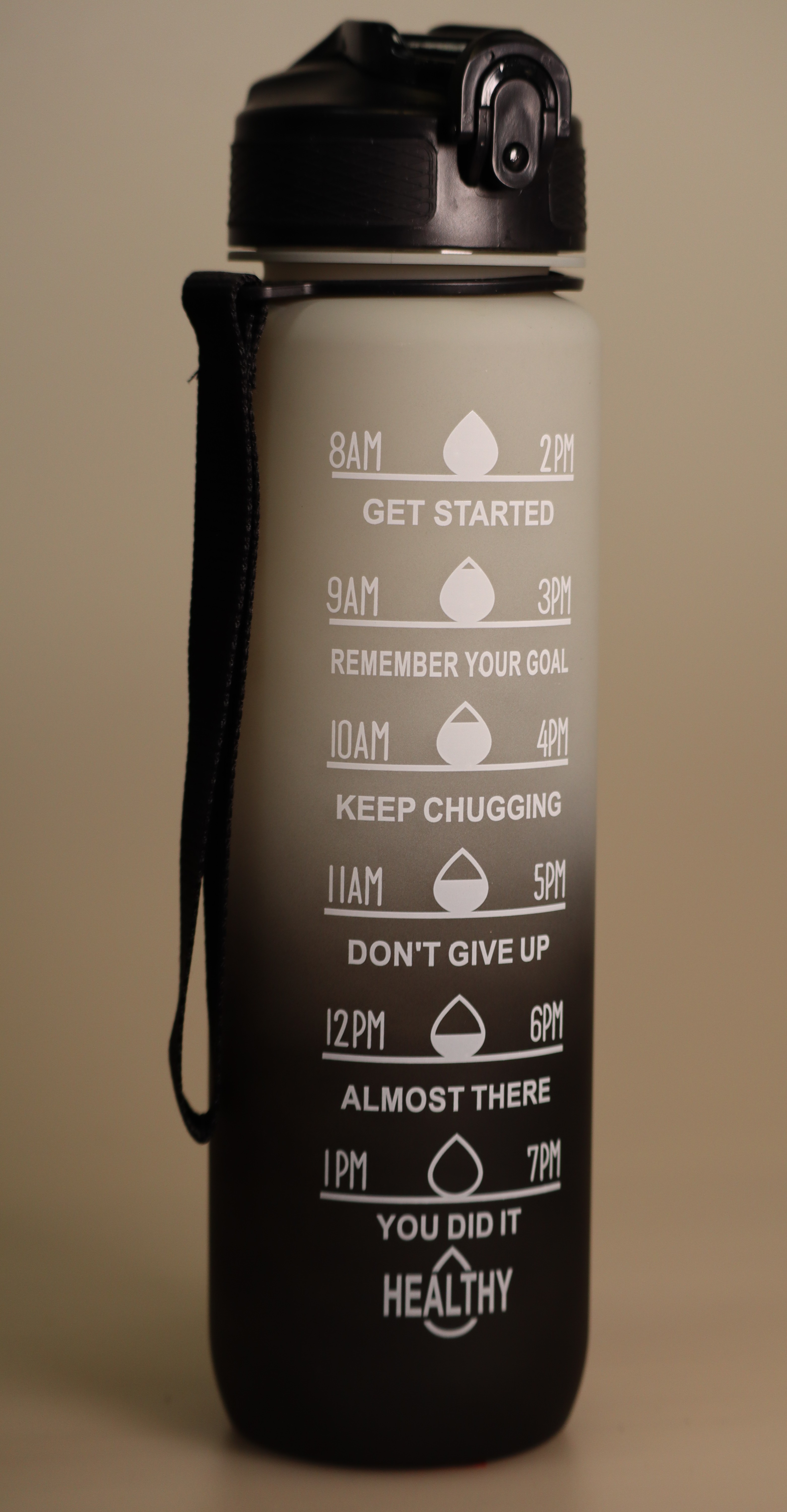 32 oz Motivational Drinking Large Bottle w_Strap – White-To-Black Gradient
