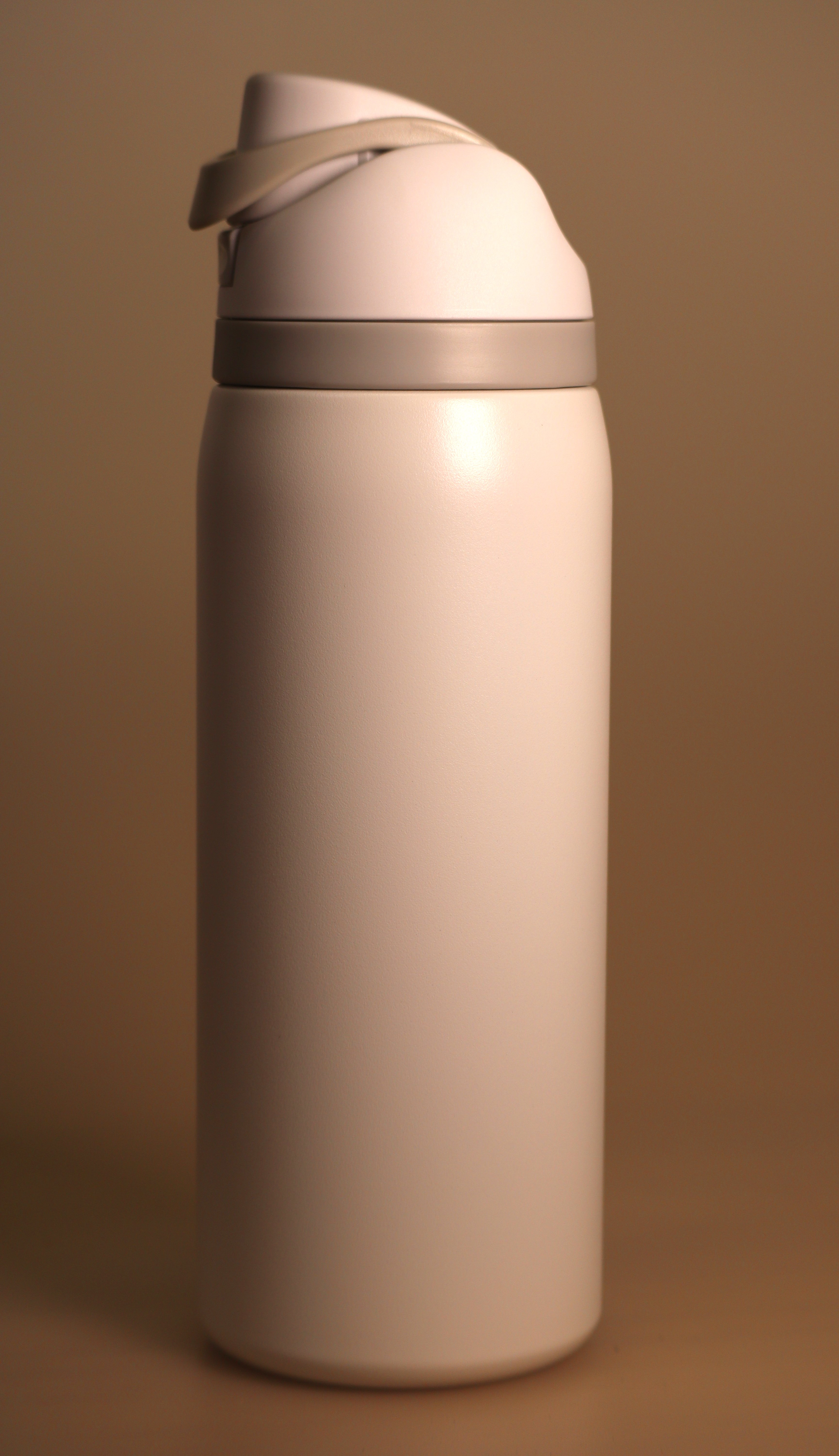 32 oz Stainless Steel Insulated Medium Bottle – White w_Grey Accent Ring