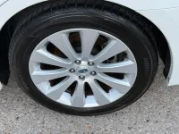 2011 Subaru legacy Premium 175k millas título limpio 3900$ – Image 8
