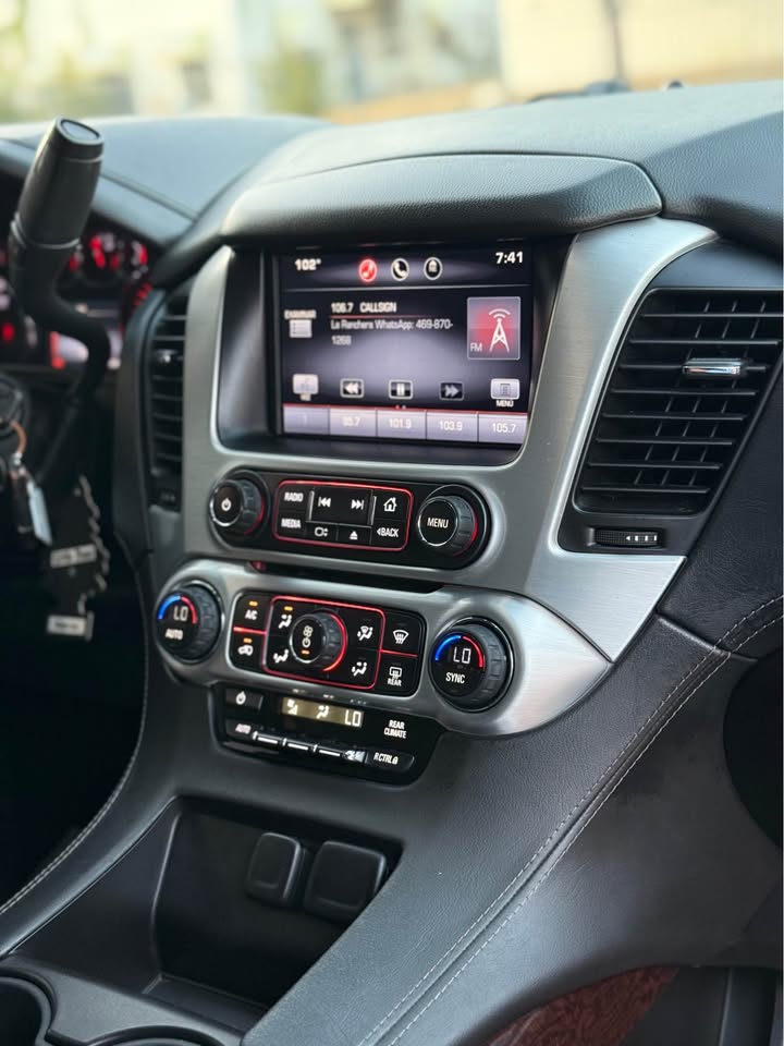 2015 GMC yukon SLT Sport Utility 4D – Image 6