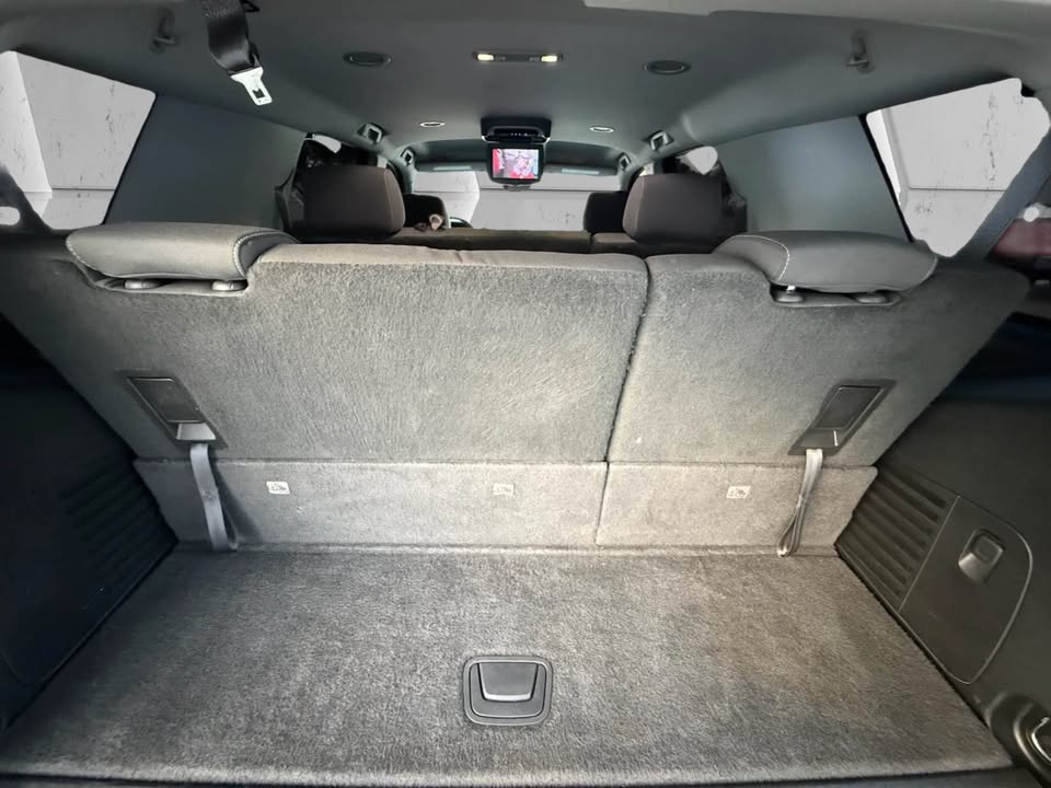 2015 GMC yukon SLT Sport Utility 4D – Image 8