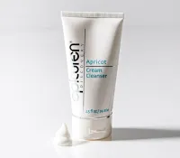 Apricot Cream Cleanser – Image 4