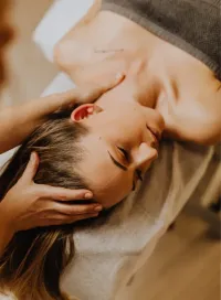 Wellness Neck and Head Massage 30 minutes – Image 1