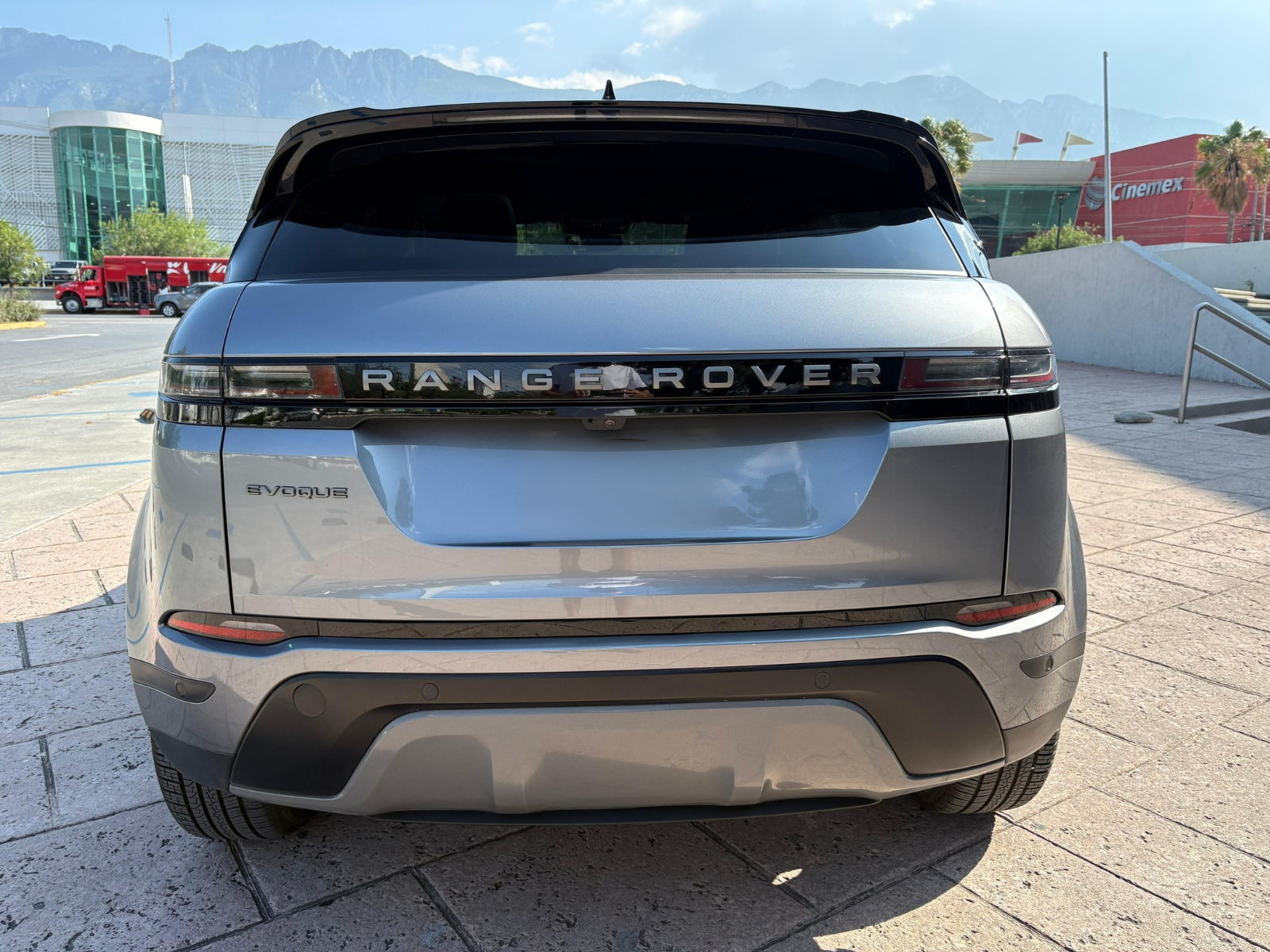 LAND ROVER RANGE ROVER EVOQUE S 2025 – Image 5