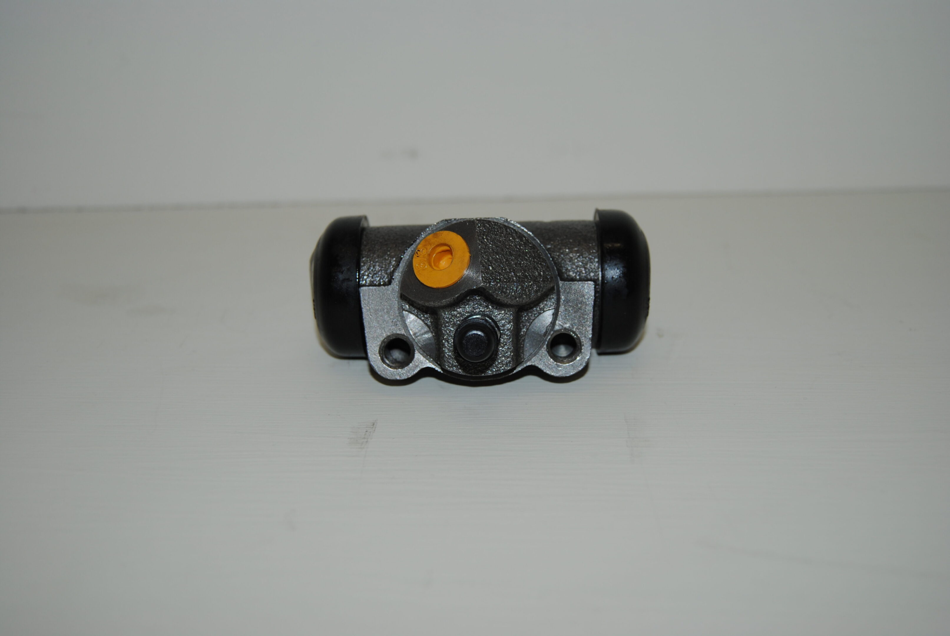 LH Rear Wheel Cylinder – Image 1