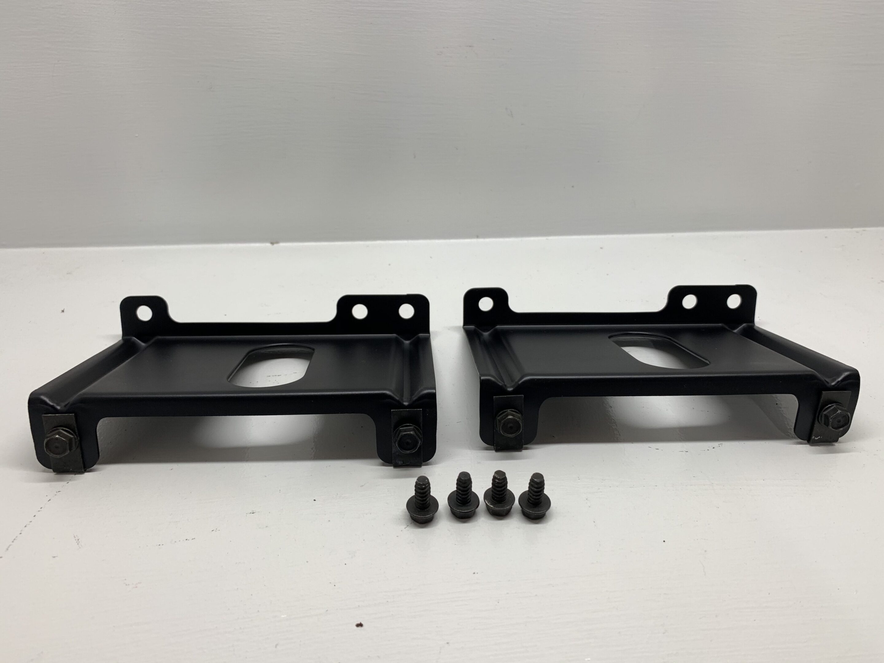 VACUUM STORAGE TANK BRACKET – Image 1