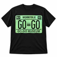 GoGo Museum - Light Green Glitter Plate T-Shirt – Image 1