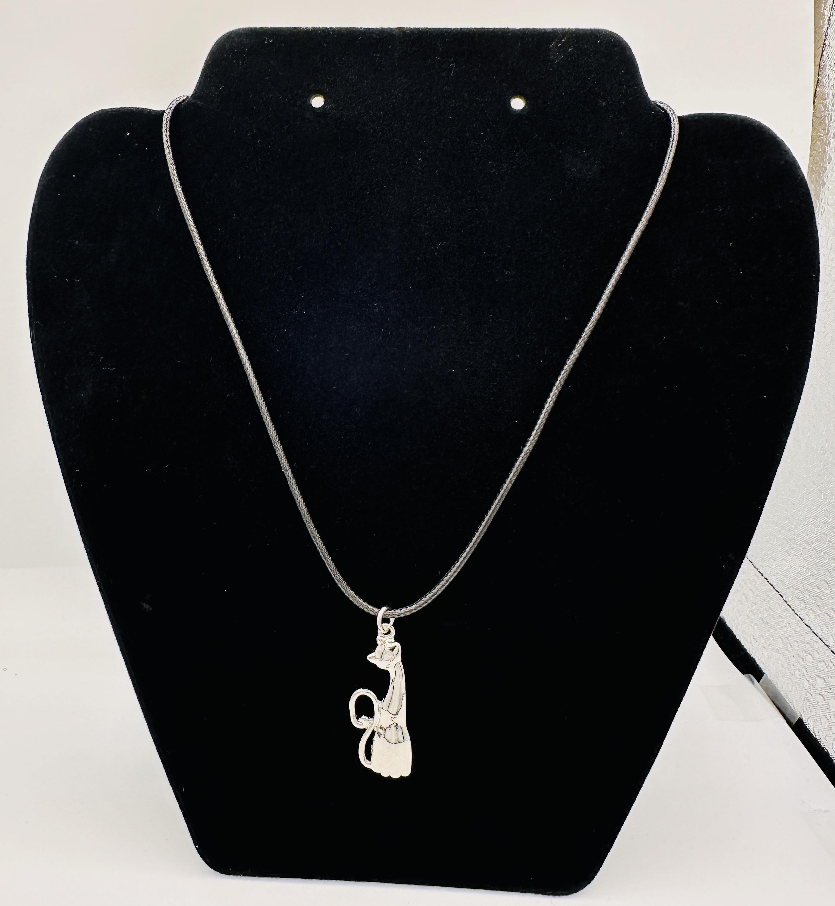 Tall Cat Necklace – Image 1