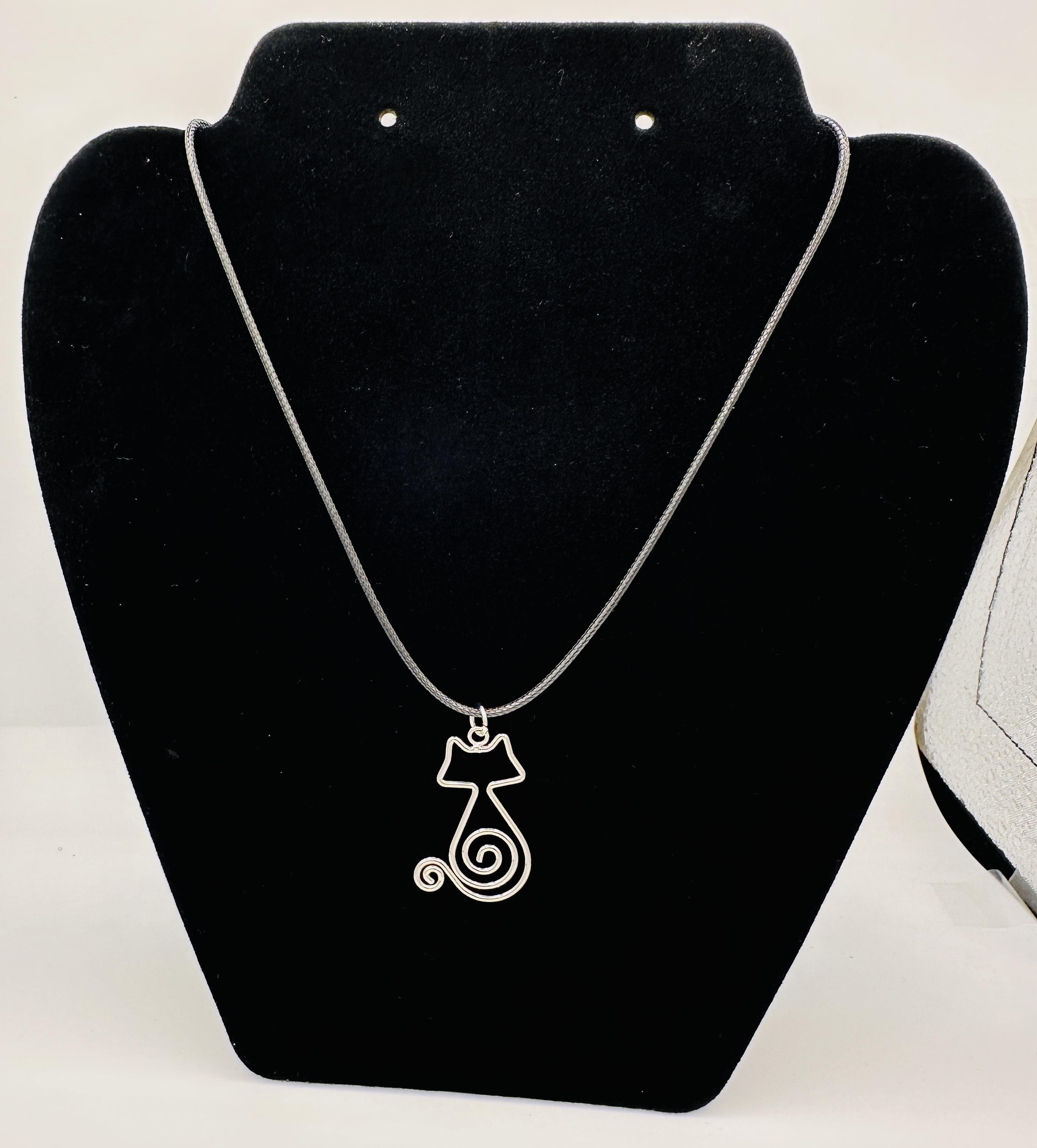 Wired Cat Necklace – Image 1
