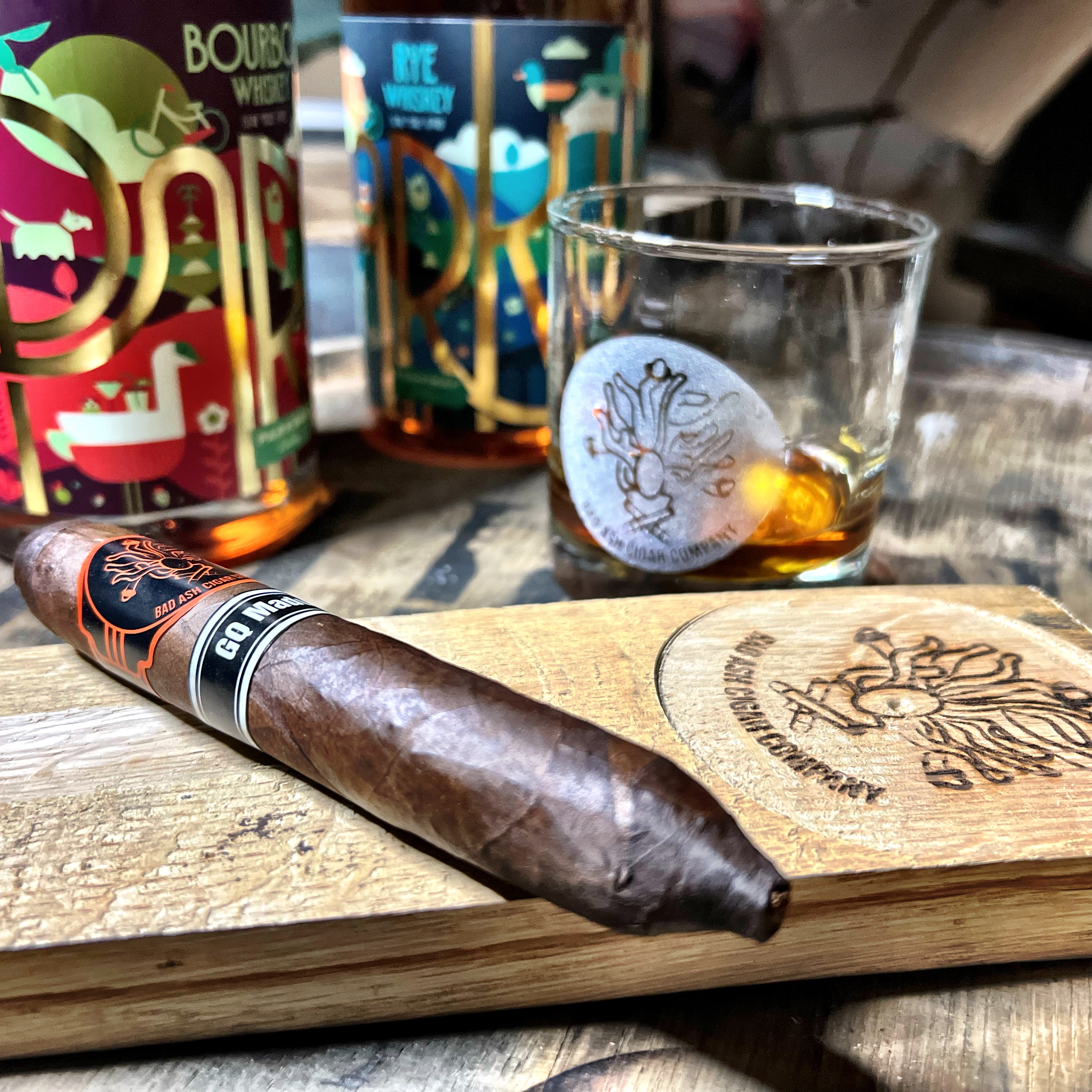 Bourbon Barrel Rocks Holder and Cigar Rest – Image 1