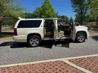 2010 Chevrolet Suburban – Image 6
