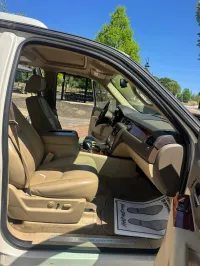 2010 Chevrolet Suburban – Image 15