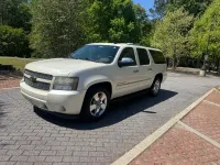 2010 Chevrolet Suburban – Image 2