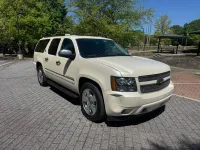 2010 Chevrolet Suburban – Image 3