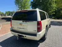 2010 Chevrolet Suburban – Image 12