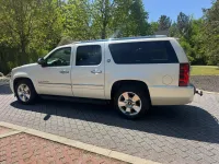 2010 Chevrolet Suburban – Image 9