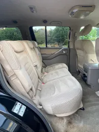 2011 Nissan Pathfinder – Image 13