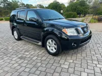 2011 Nissan Pathfinder – Image 2