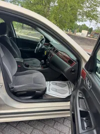 2010 Chevrolet Impala – Image 26