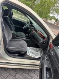 2010 Chevrolet Impala – Image 27