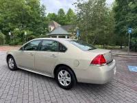 2010 Chevrolet Impala – Image 17
