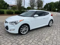 2017 Hyundai Veloster – Image 10