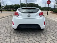 2017 Hyundai Veloster – Image 5