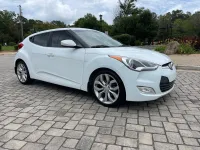 2017 Hyundai Veloster – Image 11