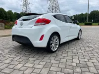 2017 Hyundai Veloster – Image 4