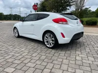 2017 Hyundai Veloster – Image 3