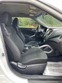 2017 Hyundai Veloster – Image 7
