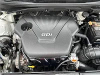 2017 Hyundai Veloster – Image 6