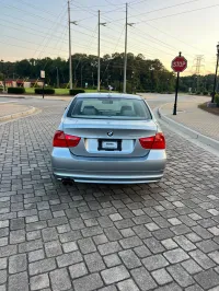 2011 BMW 3 Series – Image 14