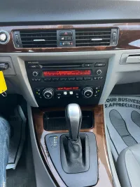 2011 BMW 3 Series – Image 18