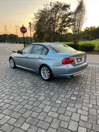 2011 BMW 3 Series – Image 5