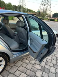 2011 BMW 3 Series – Image 7