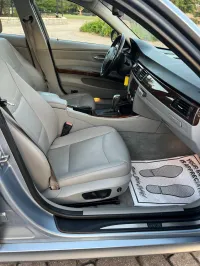 2011 BMW 3 Series – Image 8